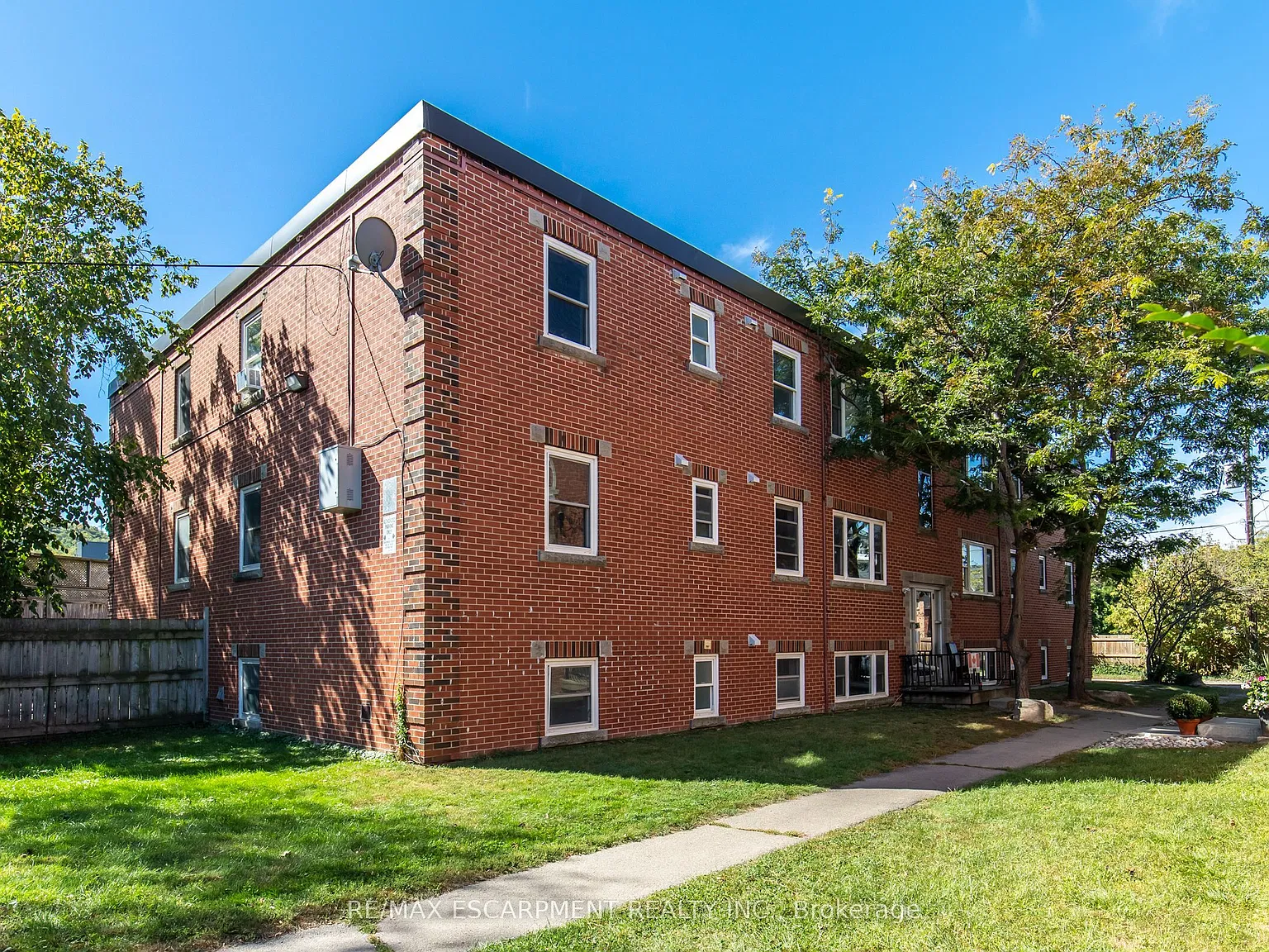 3 Applewood Ave — Photo 1
