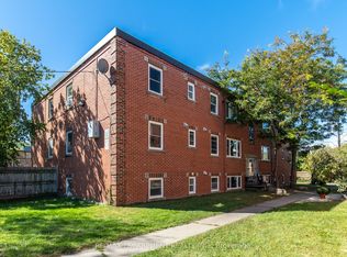 3 Applewood Ave #1, Hamilton, ON L8G3S4