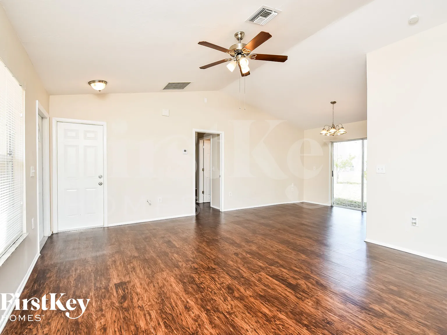3 bed, 2.0 bath, 1116 sqft, $1,355 — Photo 4