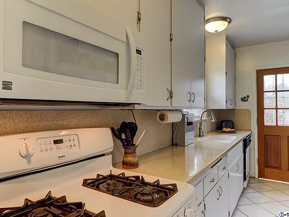 4th image of 10205 Olive St
