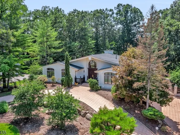 8 Driftwood Drive, Livingston Twp., NJ 07039