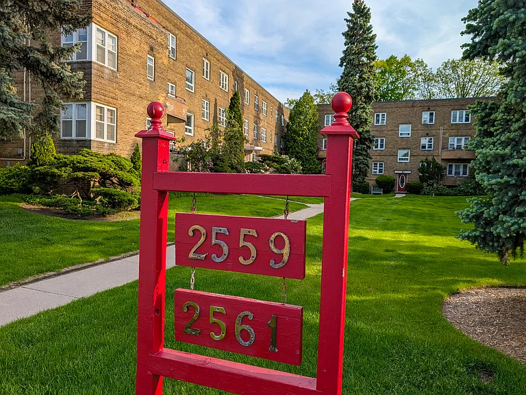 2559 Bloor St W #109 — Photo 6