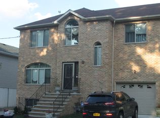 26 Franklin Pl, Staten Island, NY 10314