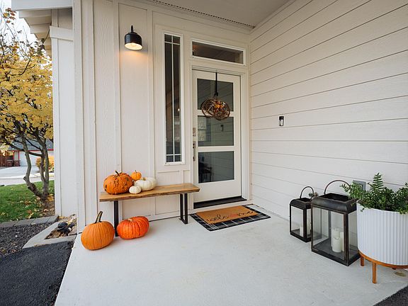 2nd image of 2633 NE Bobbi Ct