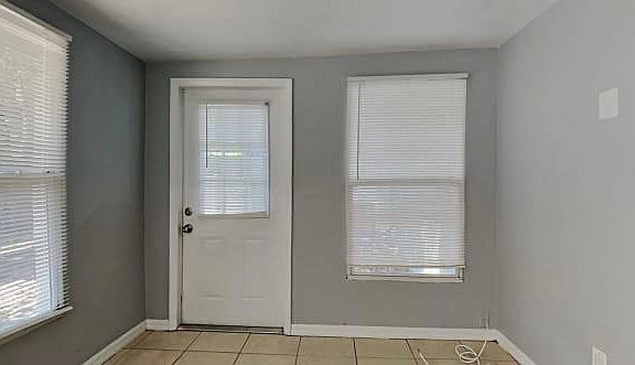 3rd image of 2523 Brentwood Dr