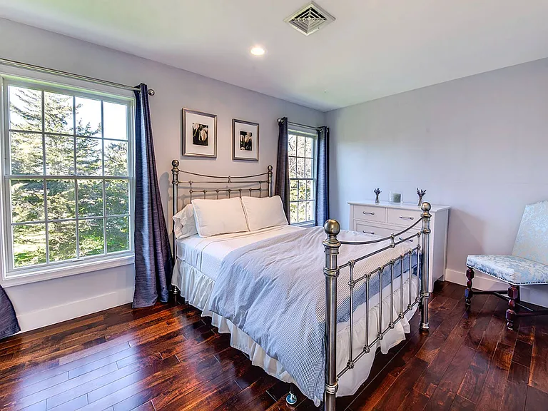 72 Long Ln — Photo 14