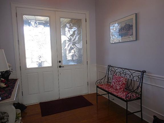 2nd image of 443 Larkspur Dr