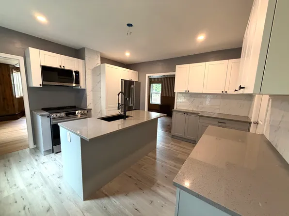 176 Laurel Hill Ave Floor 1, Pascoag, RI 02859
