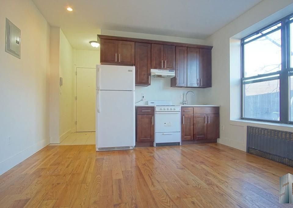 1st image of 567 E 22nd St APT C3