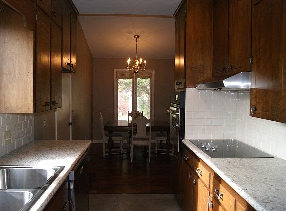 5th image of 1710 Melrose Dr