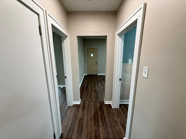 871 Horton St — Photo 3