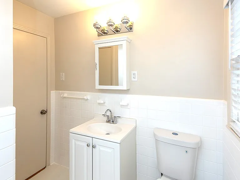 4958 Welchshire Ave — Photo 20