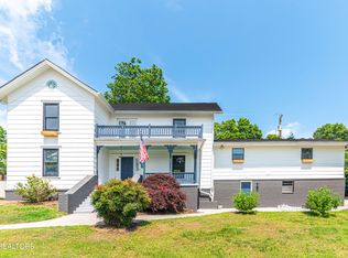 700 Medaris St, Clinton, TN 37716