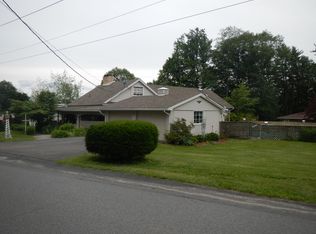 11 Dorchester Dr, Dallas, PA 18612