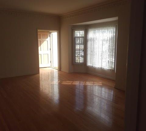 5th image of 3803 W 1st St