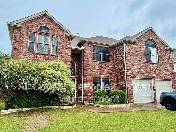 2nd image of 1009 Yarnell Pl