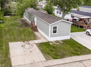 105 Deer St, Mandan, ND 58554