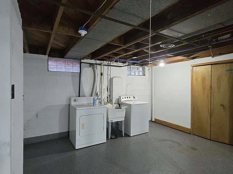 21227 Panama St — Photo 37