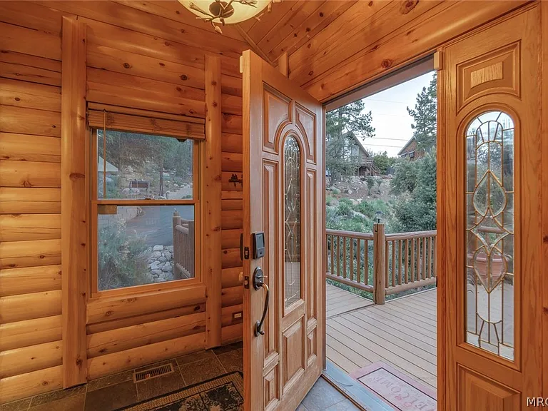 1165 Green Mountain Dr — Photo 5