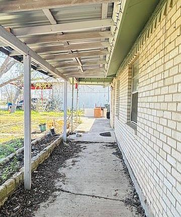 2nd image of 1120 W Goforth Rd