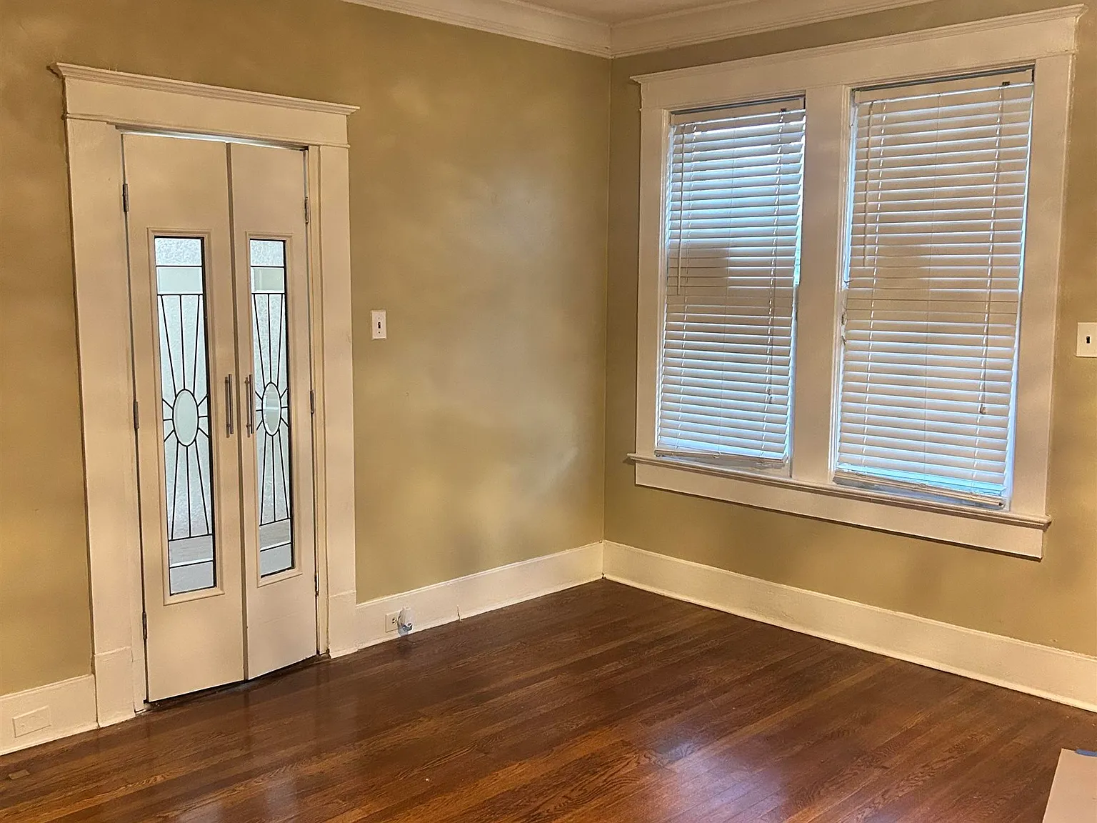 4 bed, 2.0 bath, 1937 sqft, $1,900 — Photo 3