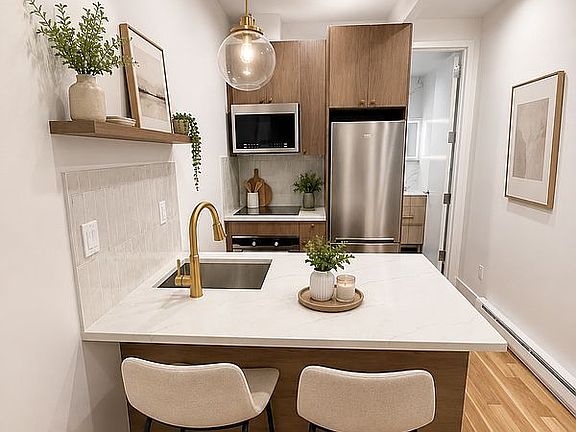 3rd image of 811 Classon Ave APT 2D