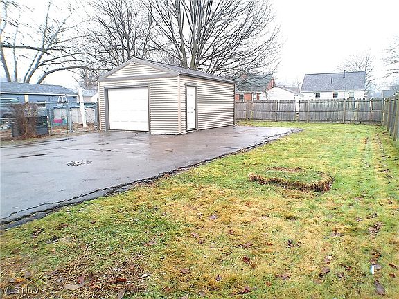 5th image of 1856 Sheridan Ave NE