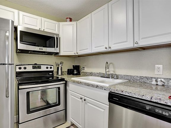 2nd image of 66 Farnham Cres #C