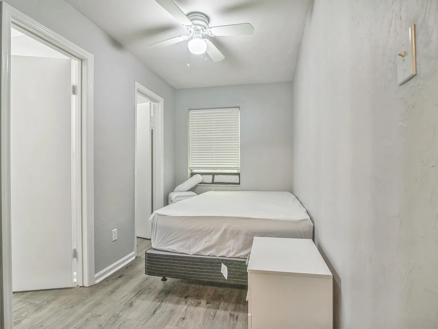 4 bed, 2.5 bath, 1280 sqft, $776 — Photo 1