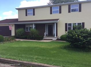 67 Dean St, Beaver Meadows, PA 18216