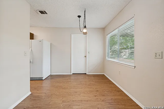 16006 Eagleway St — Photo 9