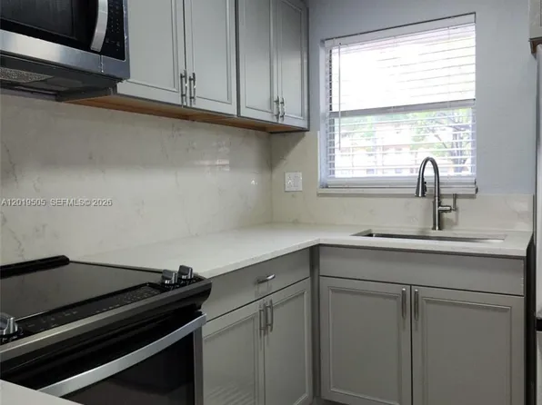 2811 N Pine Island Rd APT 107, Sunrise, FL 33322