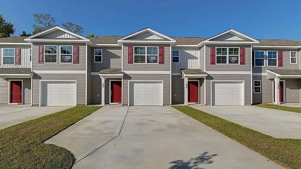 3 bed, 2.5 bath, 1418 sqft, $1,700 — Photo 1