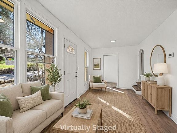 5th image of 1613 Clifford St