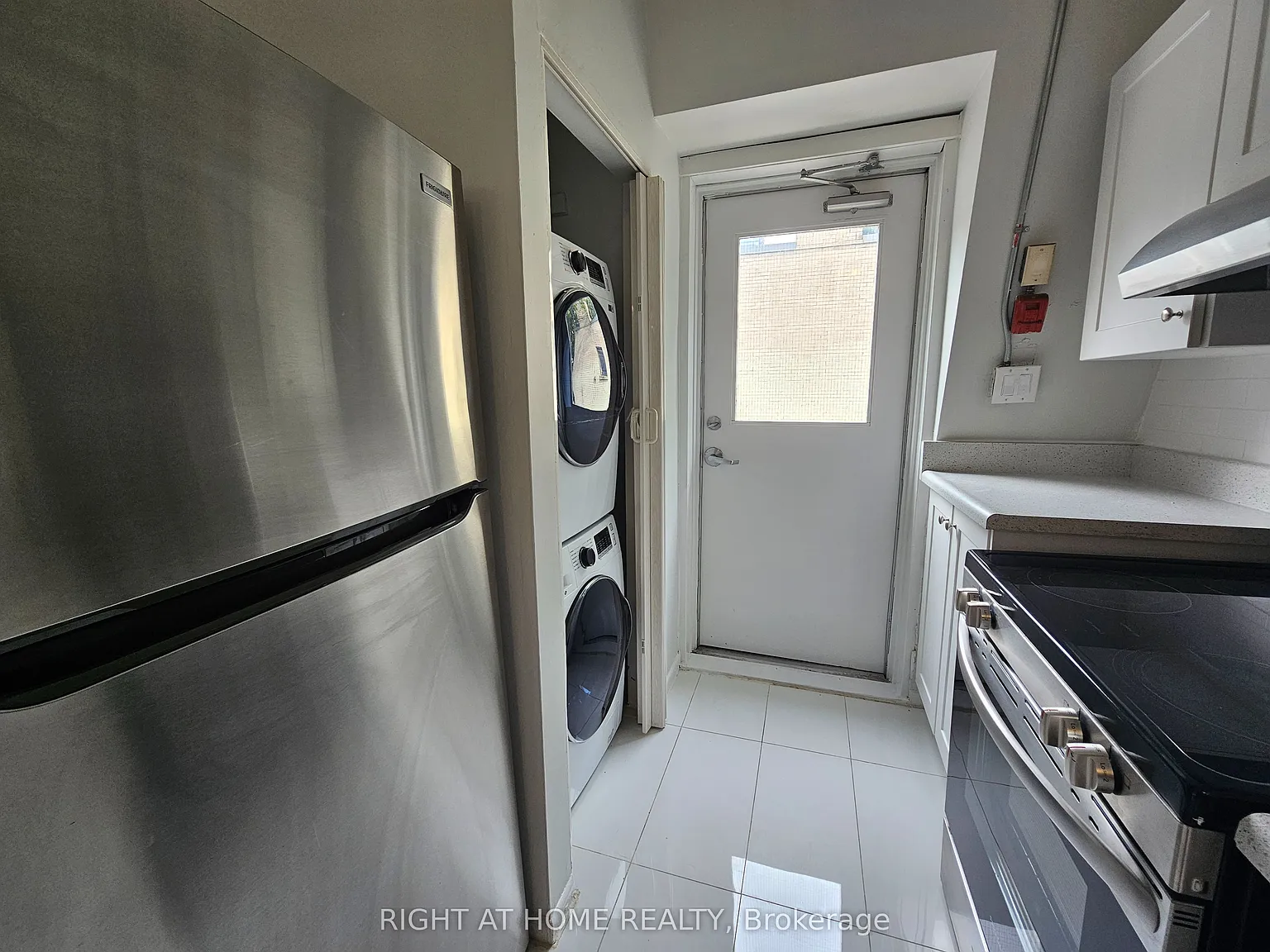 2 bed, $2,595 — Photo 4