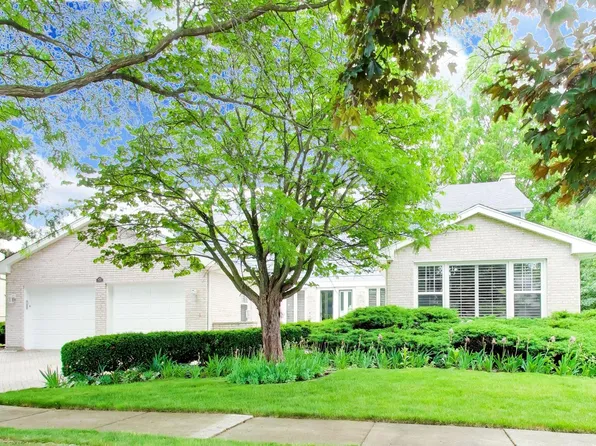 4225 Terri Lyn Ln, Northbrook, IL 60062
