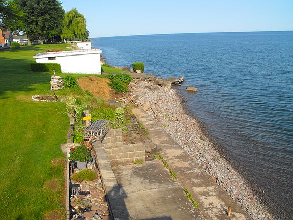 3rd image of 8743 Lakeview Dr