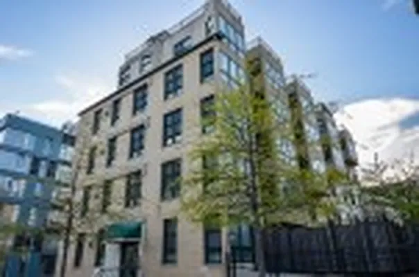 Sold by Brick&Mortar | media 9