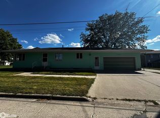 114 W Ayers St, Osceola, IA 50213