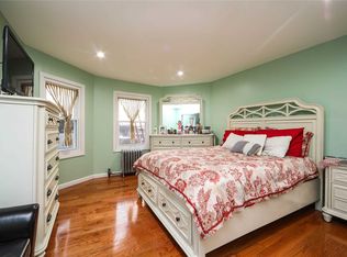 383 N Corona Ave, Valley Stream, NY 11580