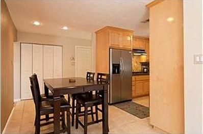 5th image of 2528 Hart Ave