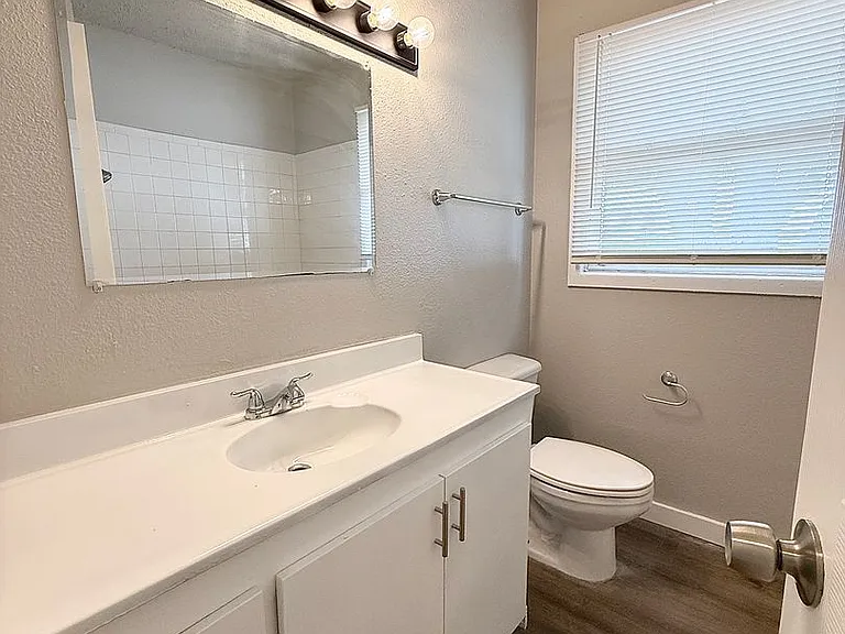 1732 E Dartmouth St — Photo 16