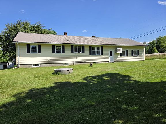 3rd image of 220 Macomber Hill Road