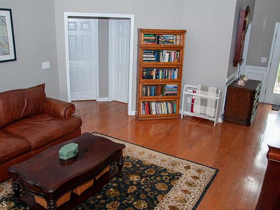 5th image of 113 Saint Marlo Dr