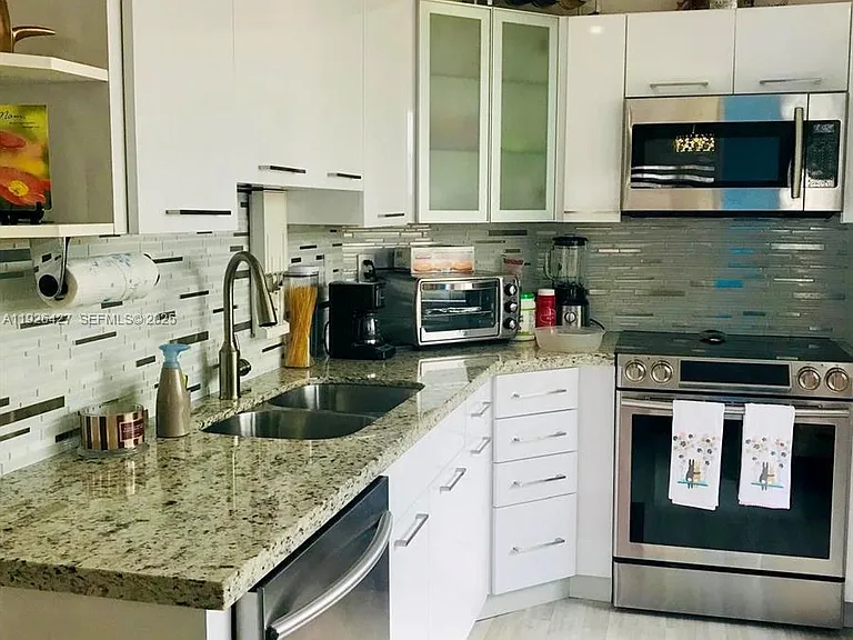 5072 NW 115th Ct — Photo 9