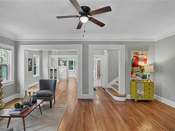3rd image of 3810 Benton Blvd