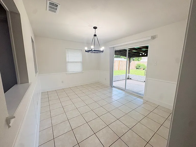 3802 Roan Cir — Photo 4