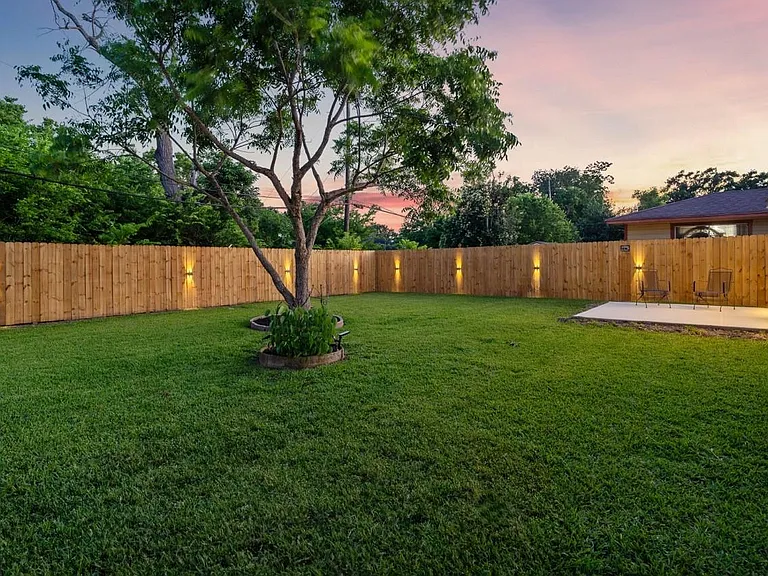 3138 Sunbeam St — Photo 48