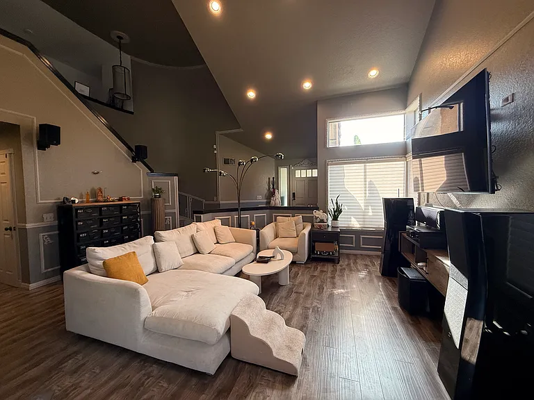 522 Delany Ct — Photo 4