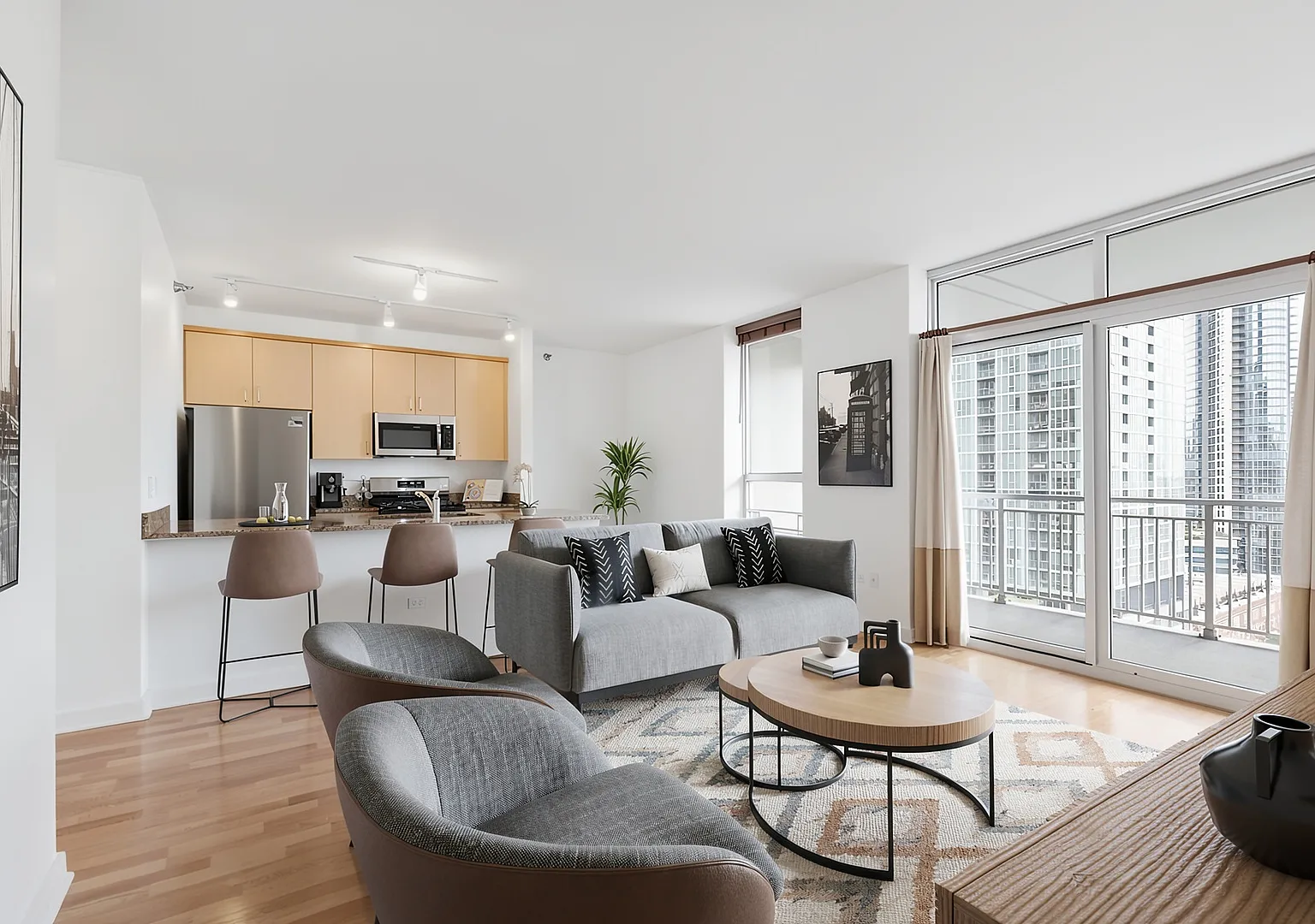 1 bed, 800 sqft, $2,500 — Photo 2